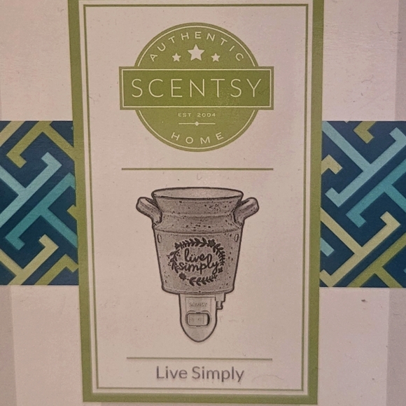 Scentsy Plug in - Picture 1 of 2
